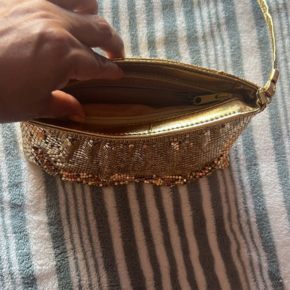 Whiting and Davis International crossbody bag - Picture 4 of 10